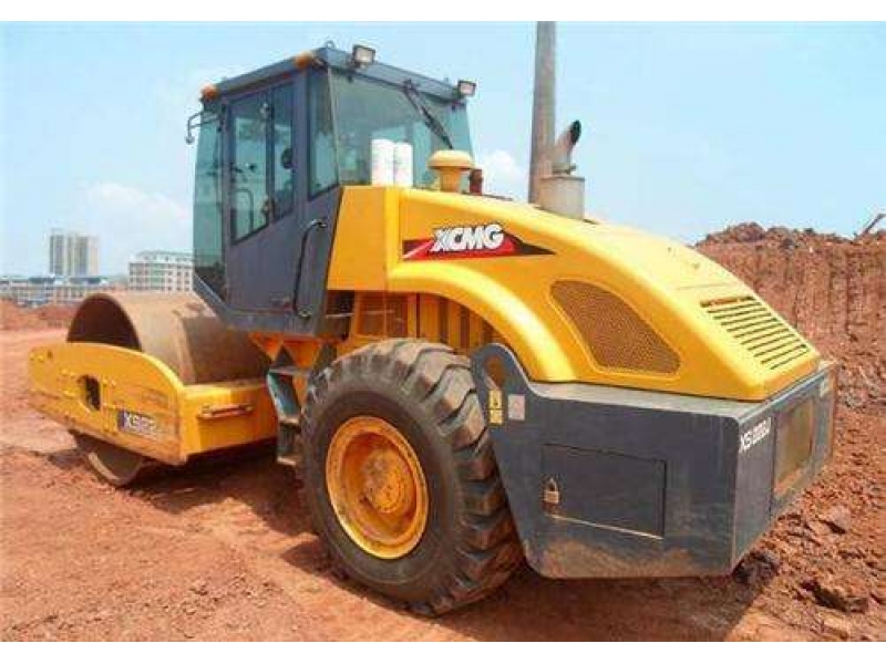 志廣22噸壓路機助力中鐵十八局